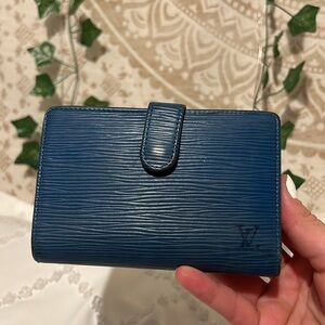Authentic Louis Vuitton Blue Epi Leather Kisslock Wallet